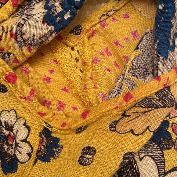 Small yellow summer baby doll style top for women - Picture 7 of 7